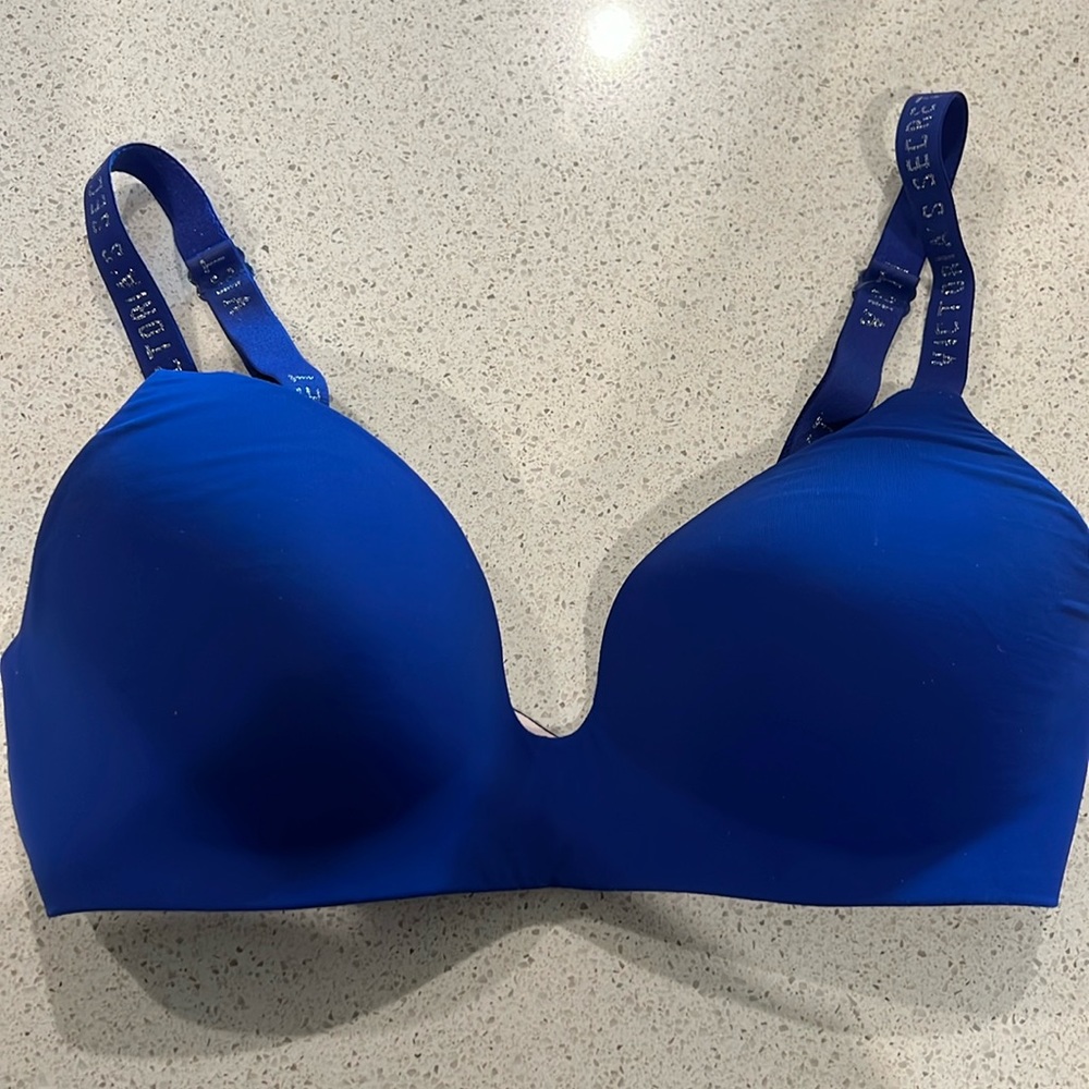 32C blue sparkly bra by Victoria secret 💙